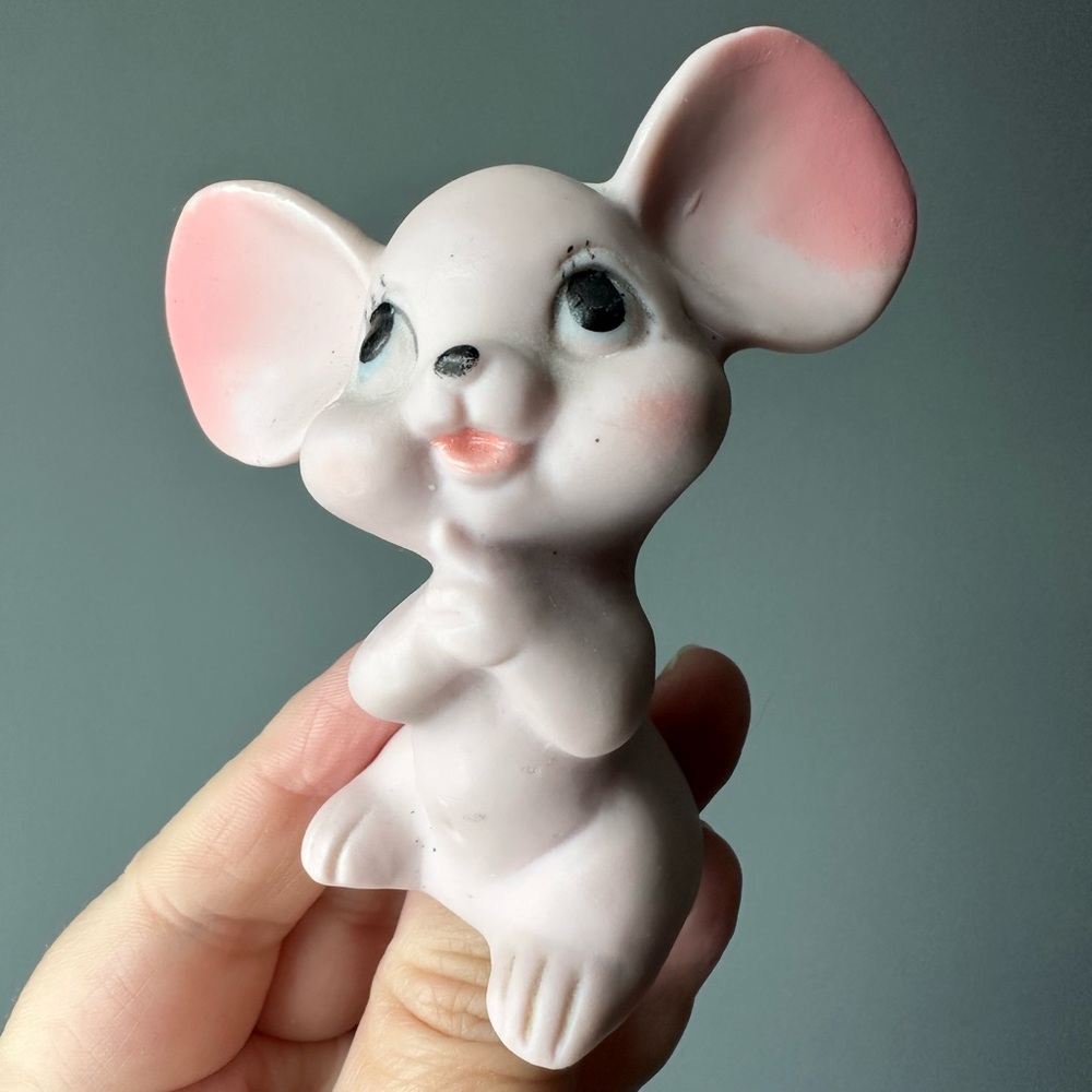 Vintage ceramic mouse